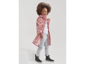Dívčí nepromokavá bunda růžová Reima Vatten rose růžová pláštěnka pro holky s reflex prvky design skandinávský styl Reima 521506A 1127 modelka