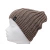 Zimní pletená čepice ve tvaru beanie s žebrovou strukturou, s příměsí vlny. Podšívka ve tvaru silné čelenky je z velmi jemné 100% bavlny, takže čepice zahřeje a nebude kousat.