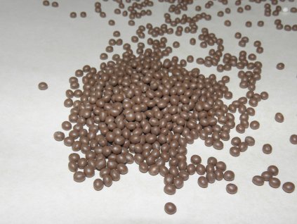 2009 tmavohnede granule