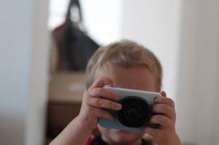 když mi kluci ukradnou foťák, část druhá. 💫 Tuhle za mě vyhrál toaleťák, velmi umělecky zachyceno. 😃✊🏼🩶