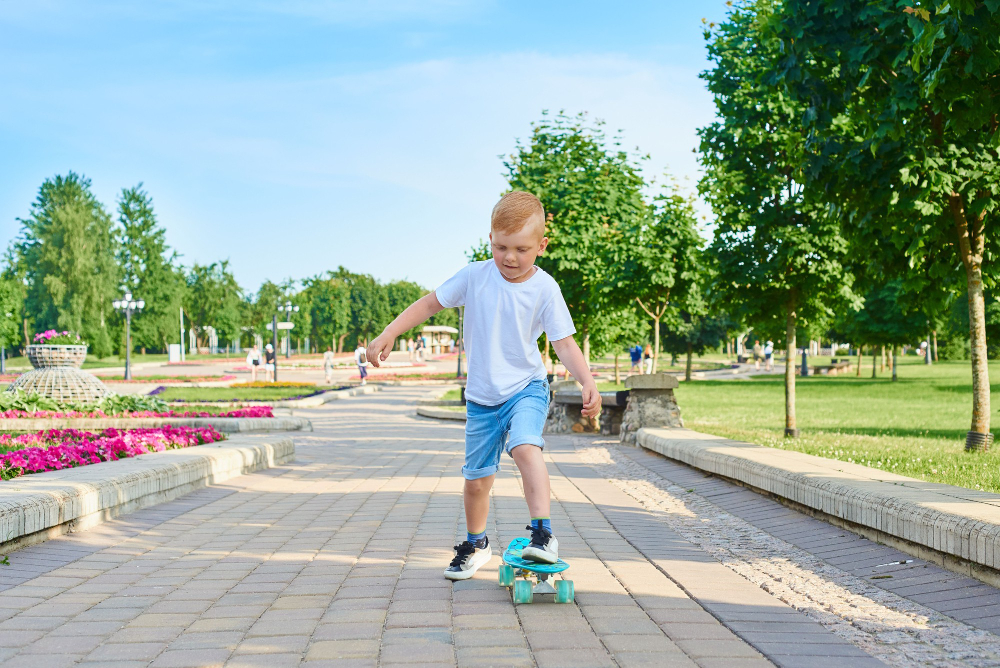 detsky-skateboard-zacatecnik-v-akci