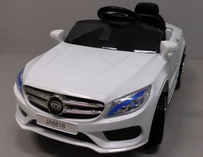 Elektrické autíčko Cabrio M4 v bielej farbe