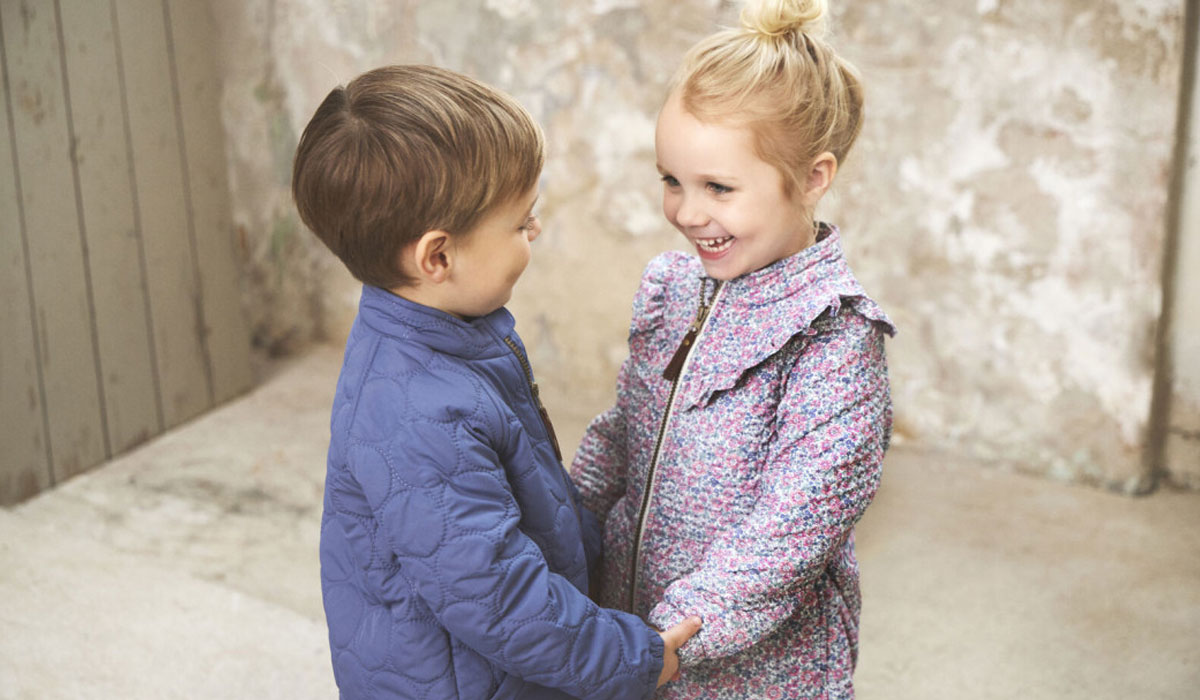 Ako obliekať deti na jar? Spoznajte 4 typy jarných búnd, ktoré udržia deti v suchu a teple