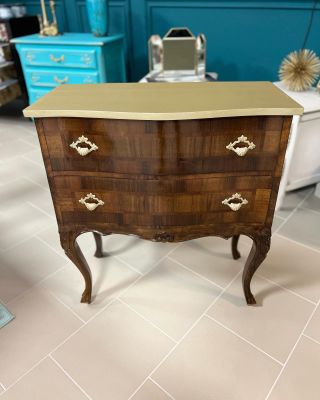 Nie každý kúsok musí byť premaľovaný celý, vždy to závisí od požiadaviek a od interiéru, kde sa bude kúsok nachádzať. Ako...