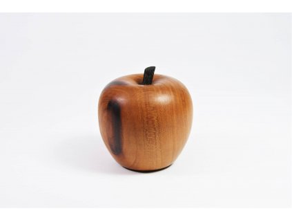 Krásně vybarvené jablíčko z  meruňkového dřeva.