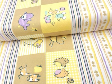 Flanelová tkanina s dětským vzorem zvířátek na béžovém podkladu, měkká a hřejivá bavlna vhodná na povlečení, pyžama a dětský textil.