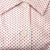 Tkanina flanel s červenými puntíky, měkká a hřejivá pro pyžama, košile, povlečení i kreativní šití, ideální na zimní a dětské projekty.