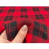 Flanel v červeno-černých kostkách, měkký a hřejivý materiál pro košile, pyžama i zimní doplňky.