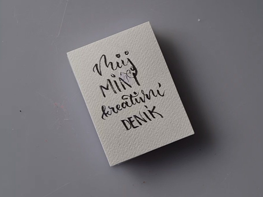 Emoce v kreativním deníku: jak tvořit i ve dnech, kdy „se ti nechce“