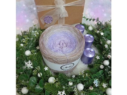 Překvapení pod stromečkem