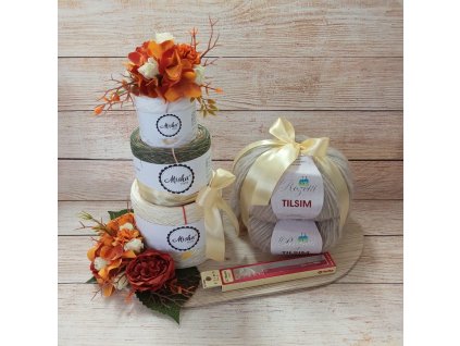 Střední klubíčkový dort