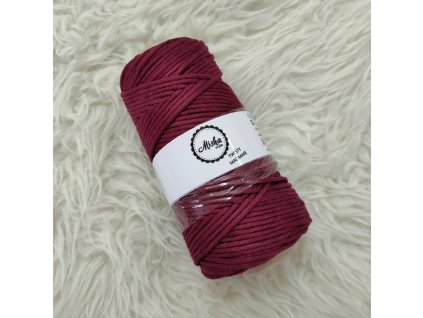 Twisty macramé 3mm 480 vínová