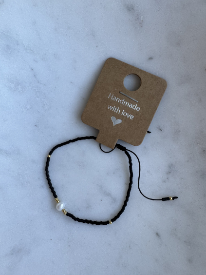 Náramek handmade černý s perlou