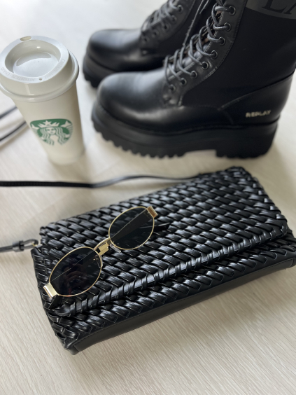 Psaníčko Carre černá