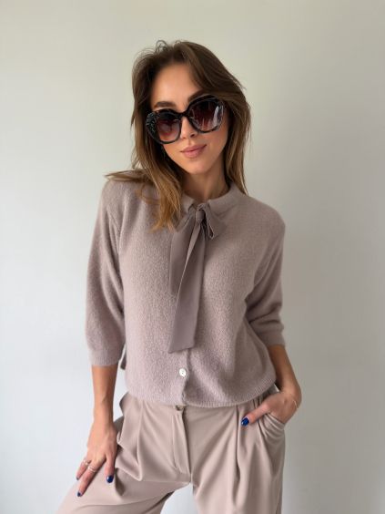 Svetr s mašličkou mocca