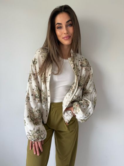 Bundička lehká s květy