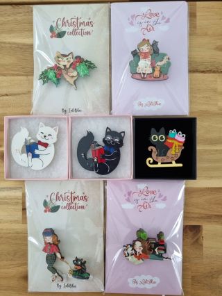 🐱✨ Pokračujeme v představování tematických broží. Po dracích a liškách jste si přáli… kočičky. A tak jsou dnes na řadě...