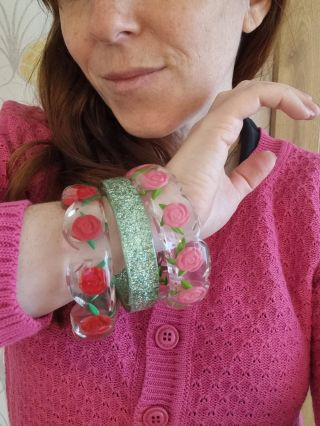 ✨ Znáte anglickou značku Splendette? Je to láska pro všechny, kdo milují retro styl, barvy a výrazné doplňky s osobností....