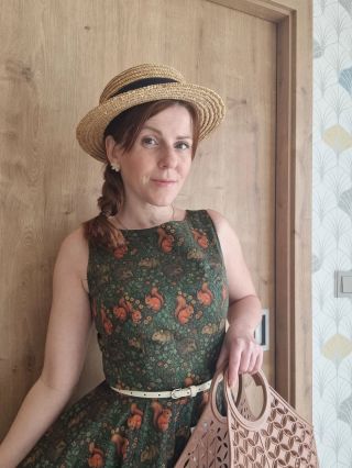 ✨ Tento týden vám chci představit naši novinku – šaty Audrey Squirrel Friends od značky Succubus. A protože si podle mě...