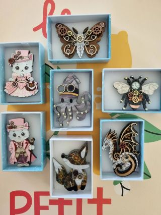 ⚙️ Steampunk kolekce od Wintersheart! Objevte kouzlo věku parních strojů, ozubených koleček a viktoriánské elegance!...