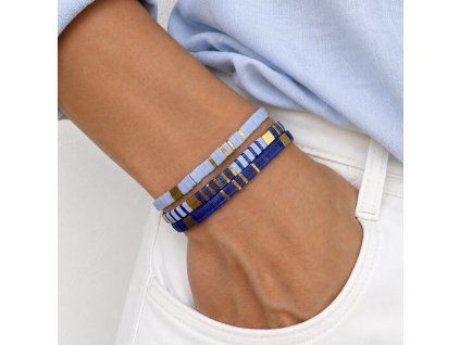0004 white jeans blue top square last