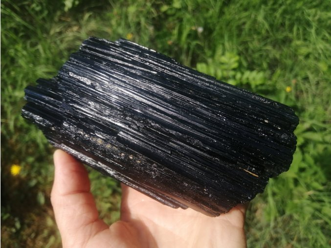 Černý turmalín 1,1kg - Skoryl, přírodní surový kámen / Brazílie