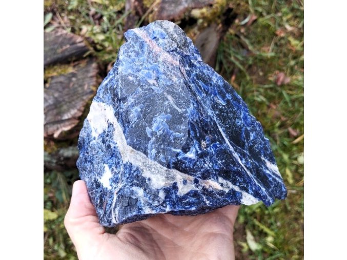 sodalit prirodni surovy kamen prodej mistrovske krystaly (9)