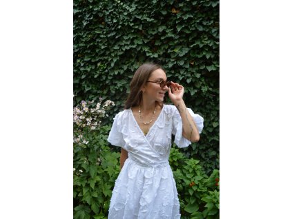 Vyšívané šaty off white zavinovací