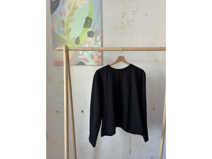 Černé tričko s dlouhým rukávem