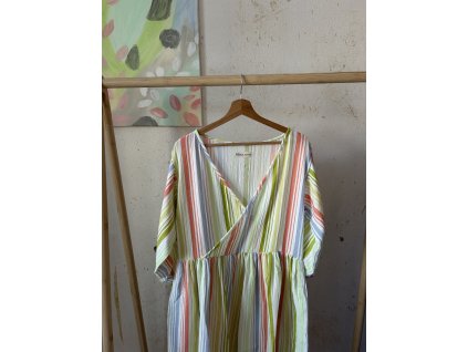 Barevné proužkované mušelínové šaty