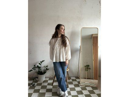 Smetanová halenka s dlouhými rukávy