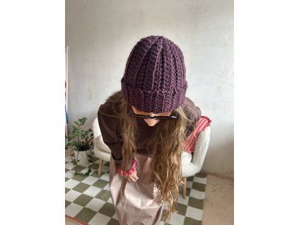 Vlněná bordó čepice