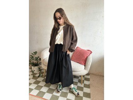 Černá popelínová sukně