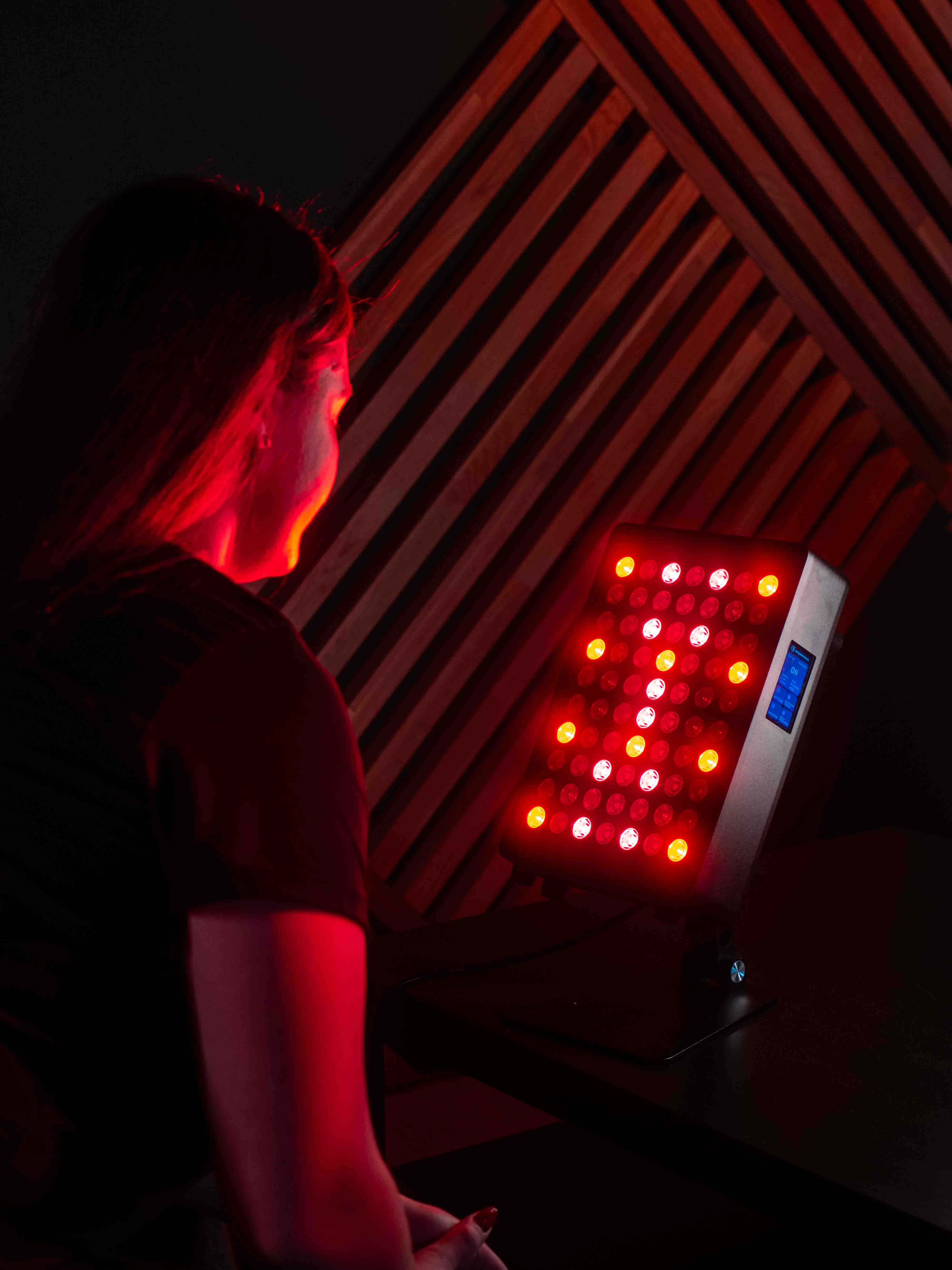 Mitochondriak - red, nir and UV light therapy devices, blue light blocking glasses and indoor lightning solutions
