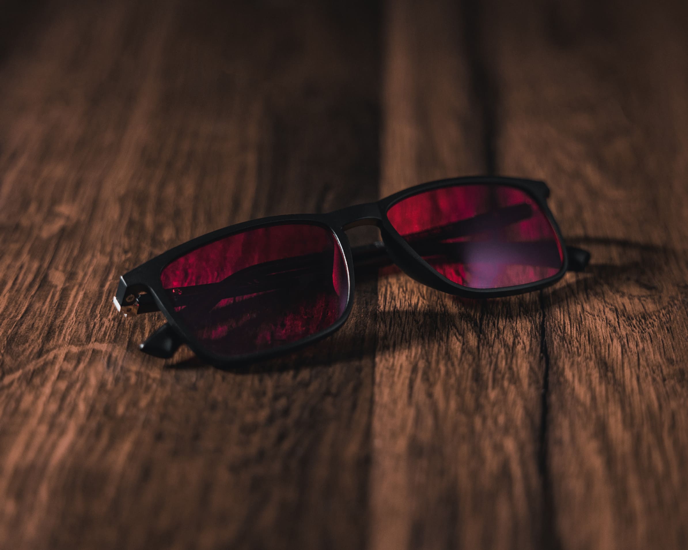 Red Mitochondriak glasses with wooden frame, folded
