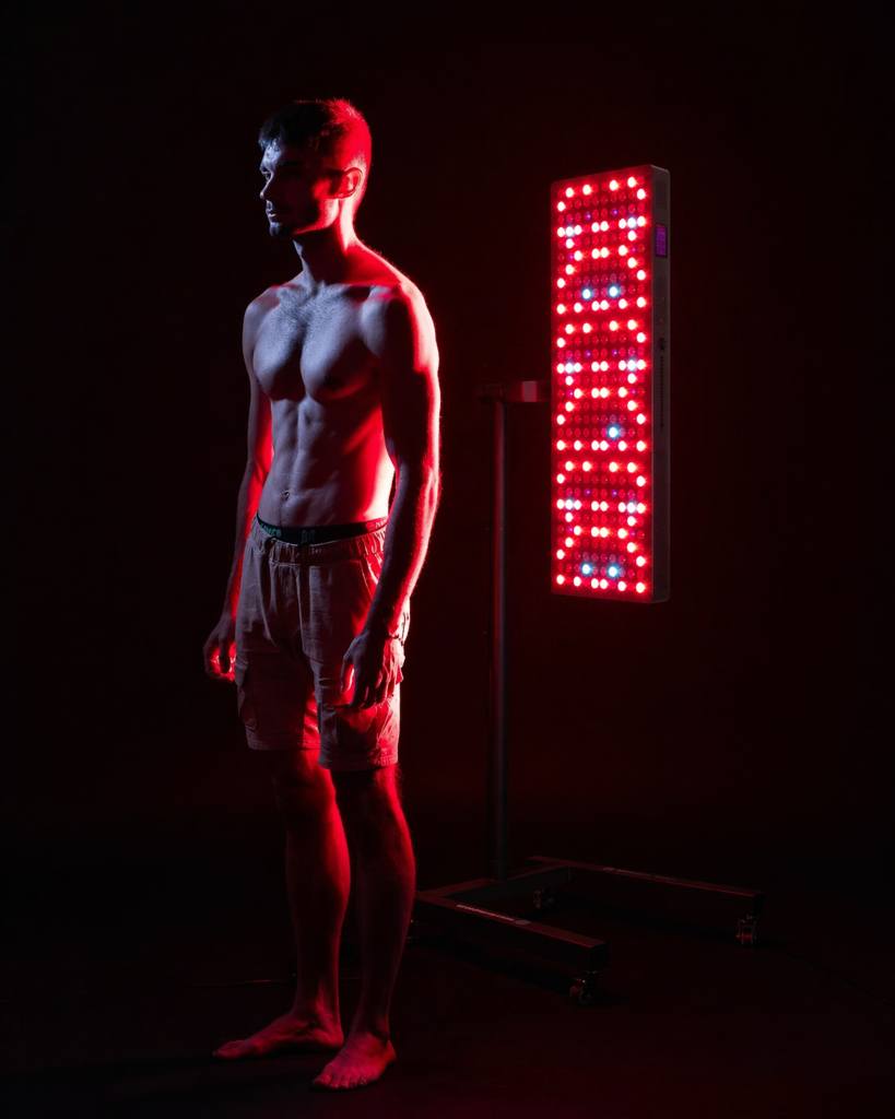 Morning therapy with the Mitochondriak Maxi Upgraded infrared panel for cortisol and energy support