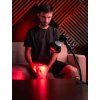 mitochondriak red nir therapy bulb knee pain session man front vertical