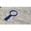 Lupy a šipky do hry MikroMakro: Město zločinu (Varianta Sada (3x8 lup a 8 šipek))