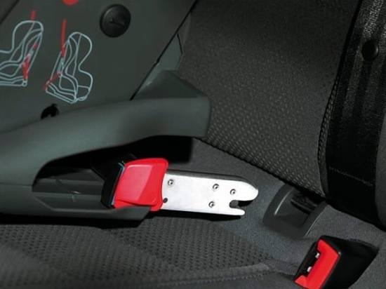 Co je isofix v autech - jak ukotvit autosedačky