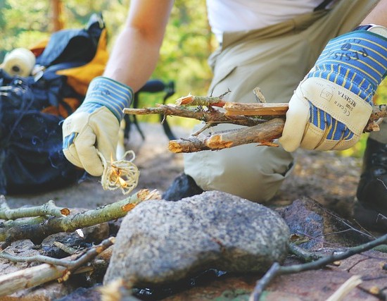 Jak rozdělat oheň: Vše, co potřebujete vědět