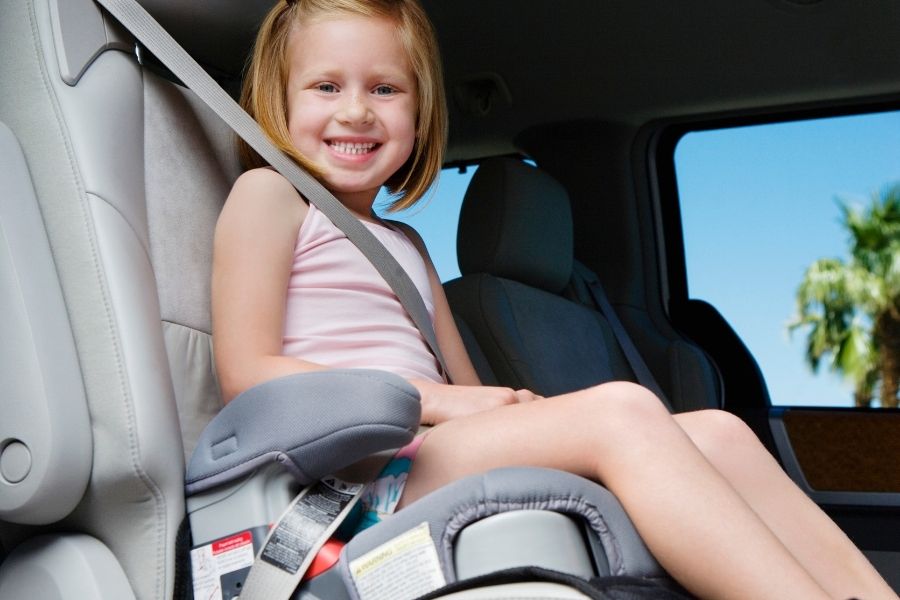 Jak vybrat dětské podsedáky do auta