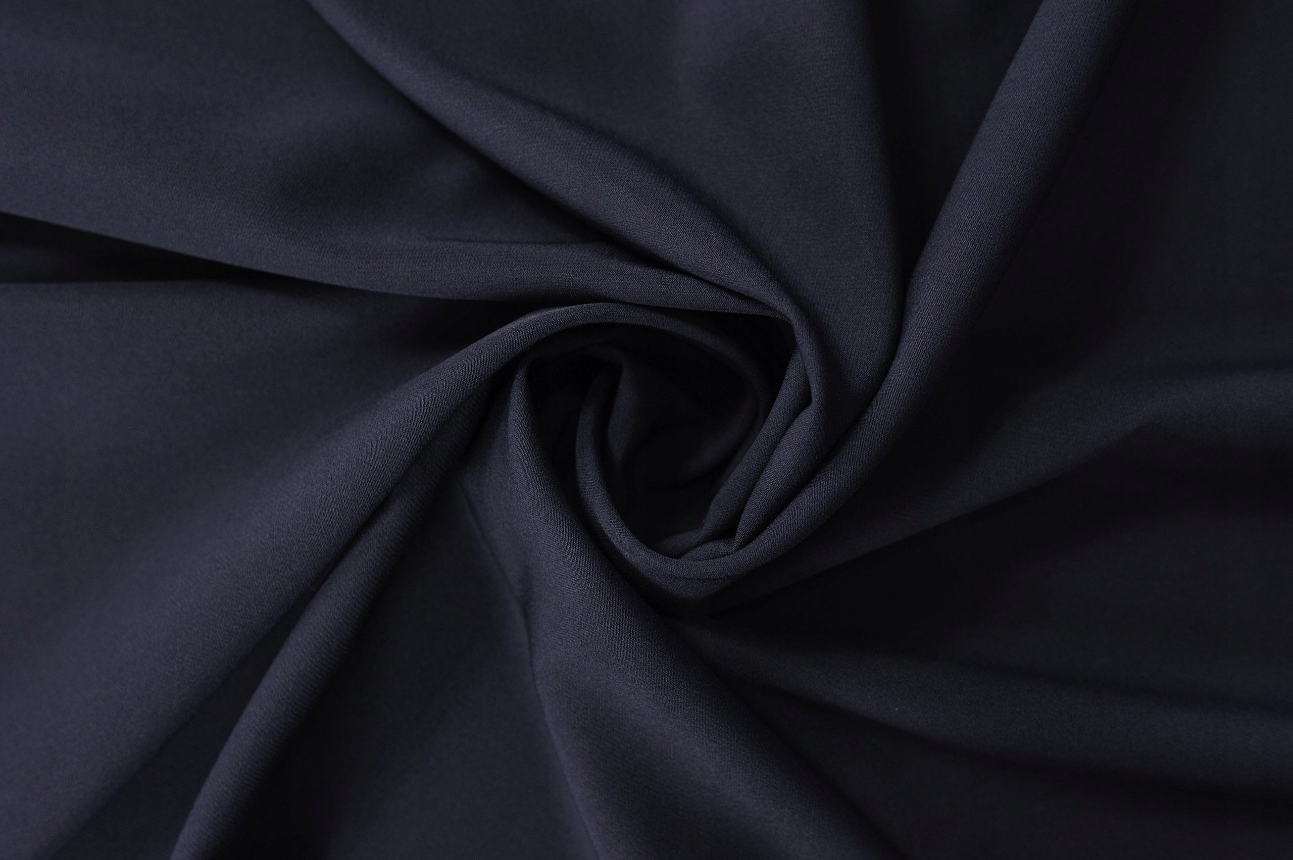 Co je to barva navy - námořnická modrá