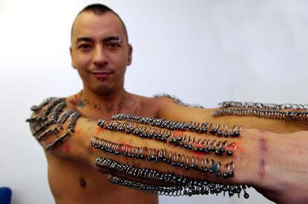 Kdo je masochista: Pochopení touhy po bolesti a vzrušení