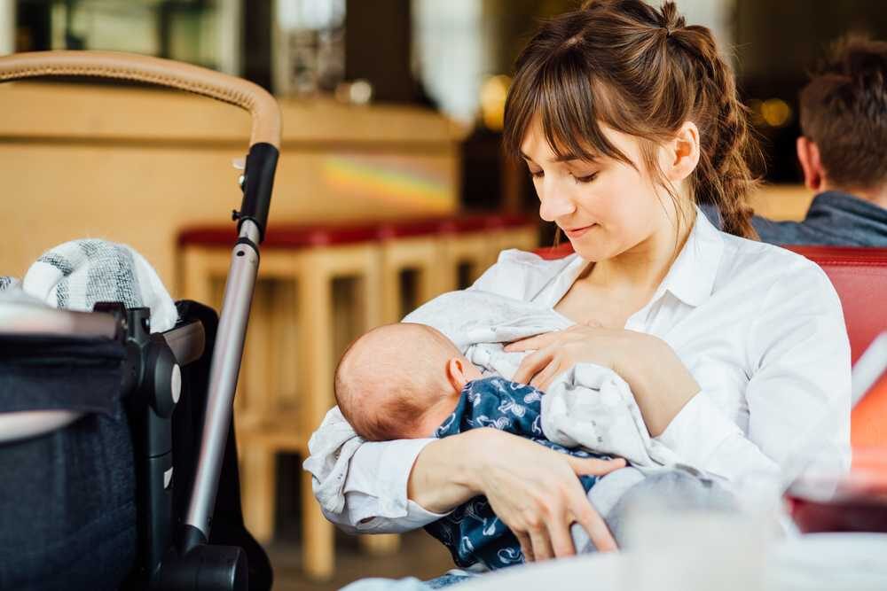 5 tipů jak na nejlepší kojení na veřejnosti