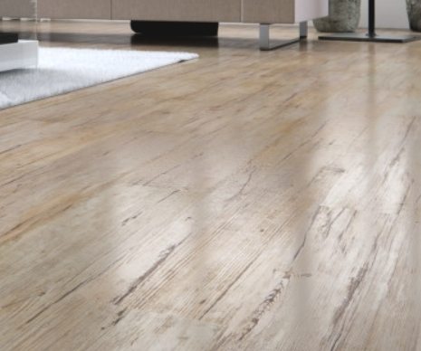 Výběr dveří, podlahové krytiny a renovace podlah