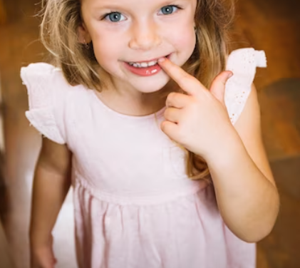 Růst mléčných zubů a péče o dětský chrup