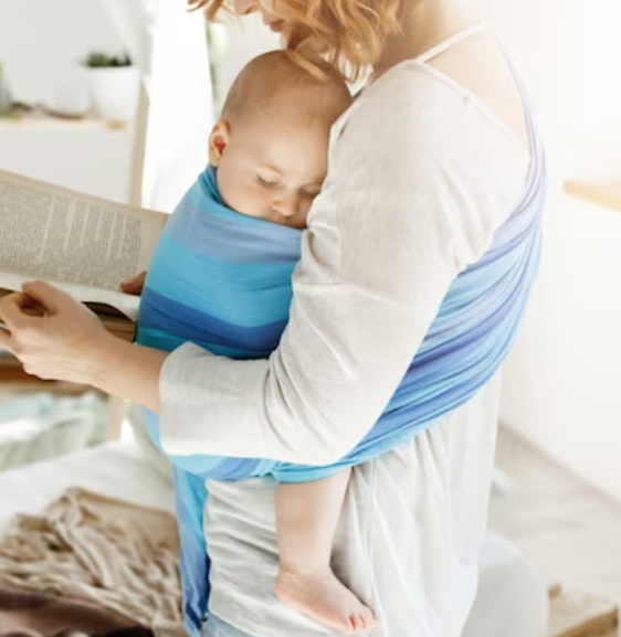 Bezpečné nošení dítěte v teplém ročním období