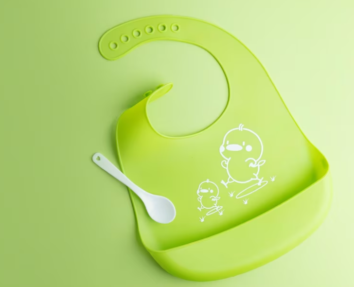 Šití bryndáku: Zvládnete to i z pohodlí domova