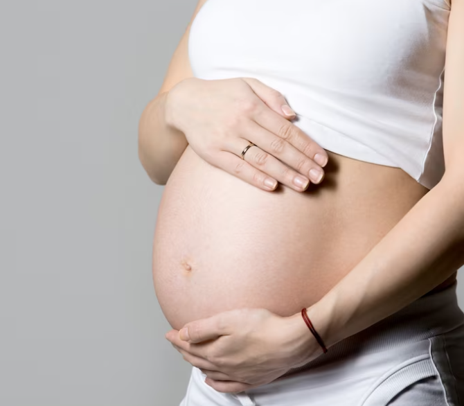 Amniotomie: Co to je a co to obnáší