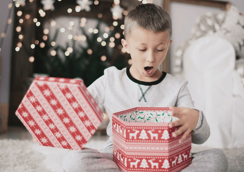 Co koupit klukovi k Vánocům: Tipy pro věkové kategorie